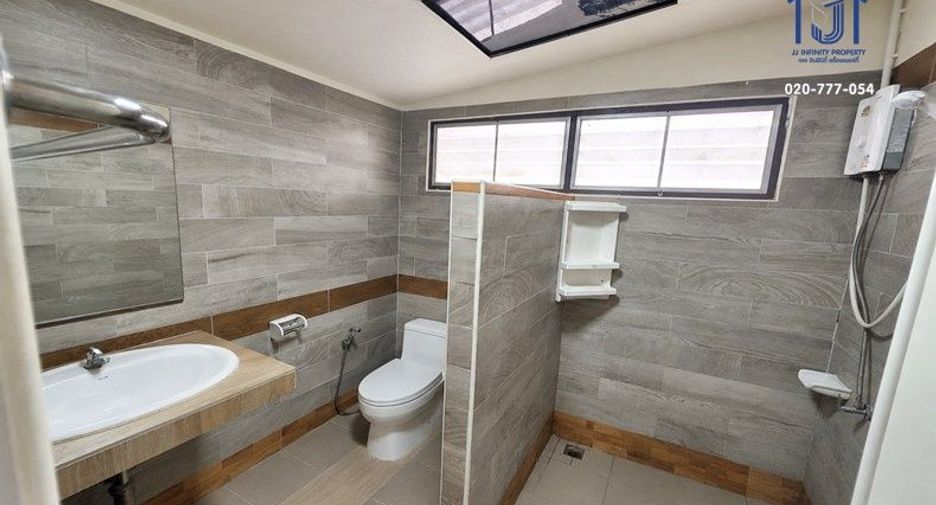 Casa en venta de 3 habitaciones en Lam Luk Ka, Pathum Thani