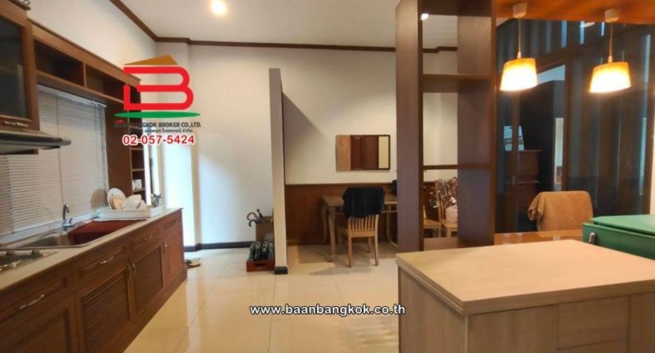 Local comercial en venta de 4 habitaciones en Saphan Sung, Bangkok