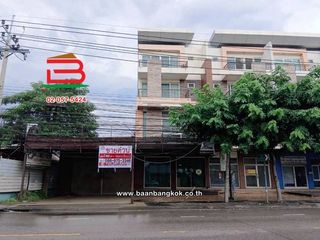 Local comercial en venta de 4 habitaciones en Saphan Sung, Bangkok