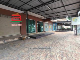 Local comercial en venta de 4 habitaciones en Saphan Sung, Bangkok