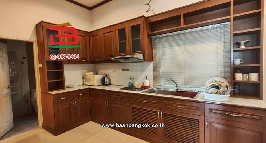 Local comercial en venta de 4 habitaciones en Saphan Sung, Bangkok