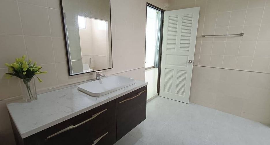 For rent 3 bedrooms house in Bang Lamung, Chonburi