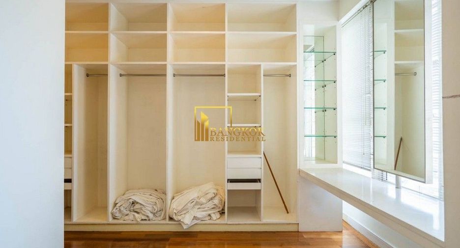 Condo en alquiler de 4 habitaciones en Watthana, Bangkok