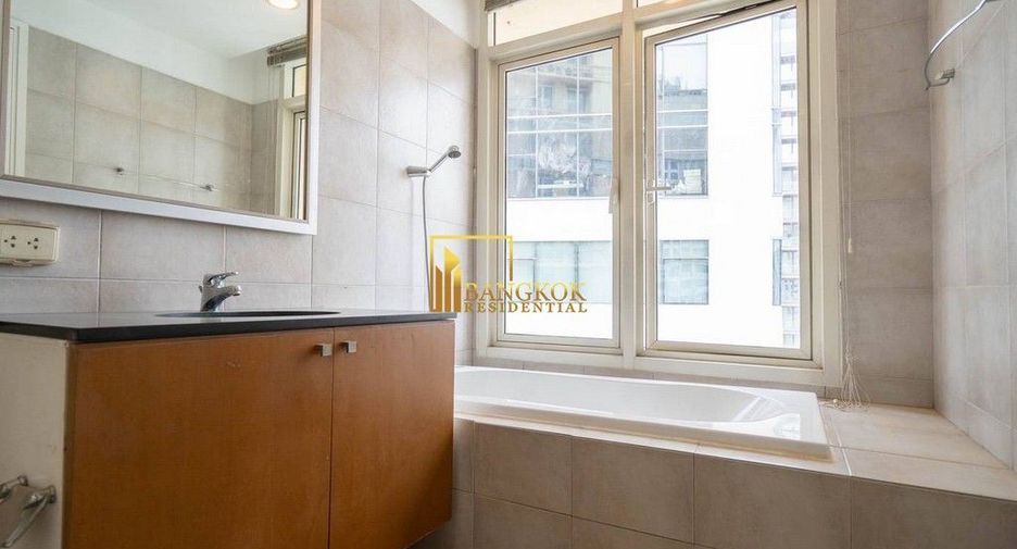 Condo en alquiler de 4 habitaciones en Watthana, Bangkok