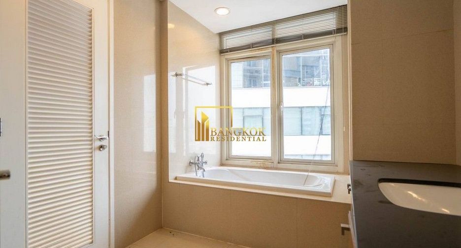 Condo en alquiler de 4 habitaciones en Watthana, Bangkok