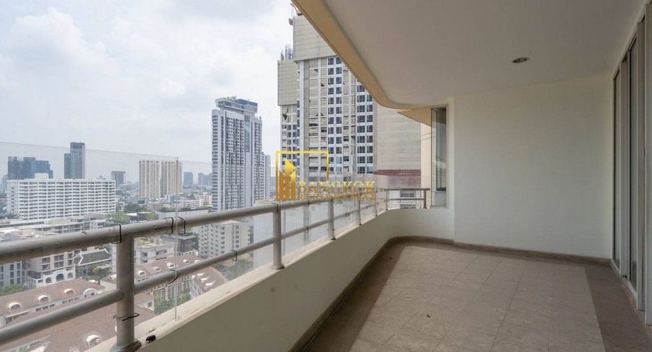 Condo en alquiler de 4 habitaciones en Watthana, Bangkok