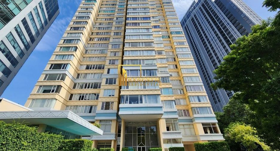 Condo en alquiler de 4 habitaciones en Watthana, Bangkok