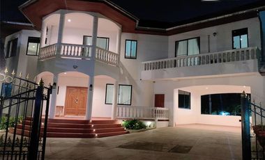 For rent and for sale 4 bedrooms villa in Bang Lamung, Chonburi