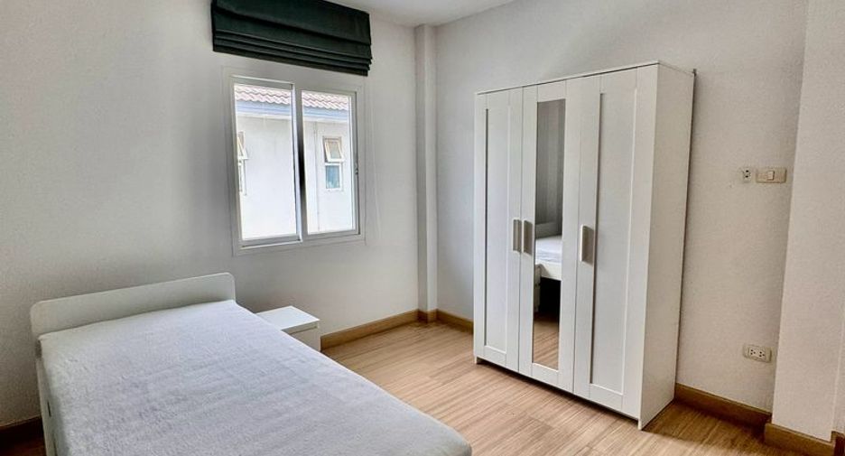 For rent 3 bedrooms house in Si Racha, Chonburi