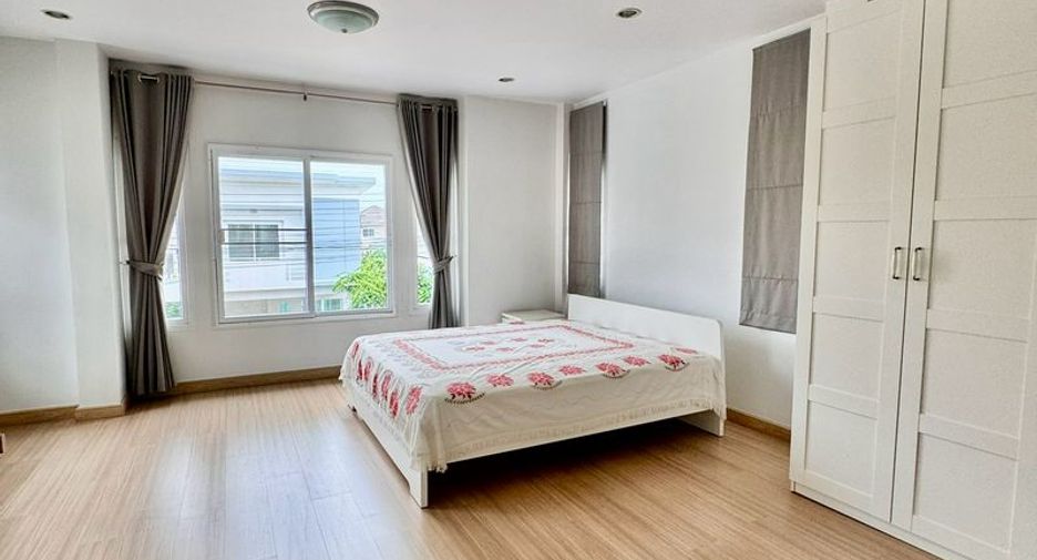 For rent 3 bedrooms house in Si Racha, Chonburi
