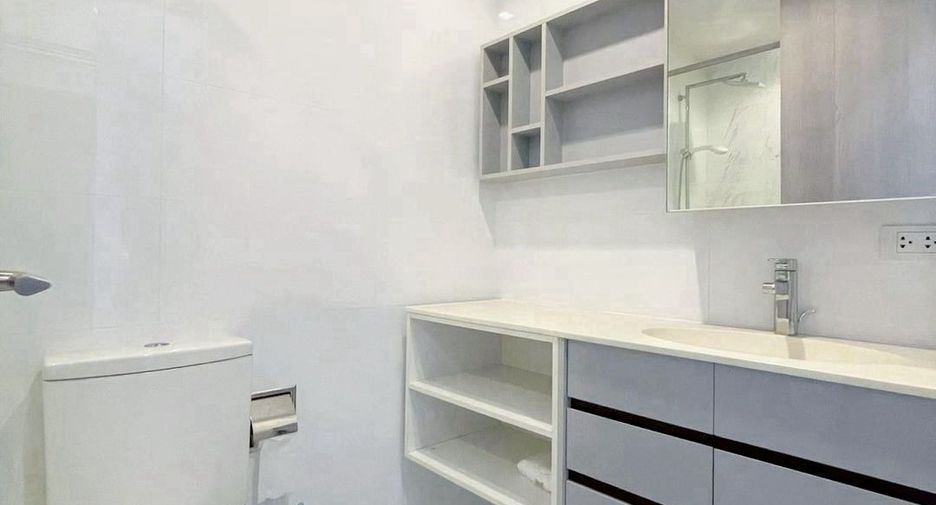 For sale 1 bed condo in Watthana, Bangkok