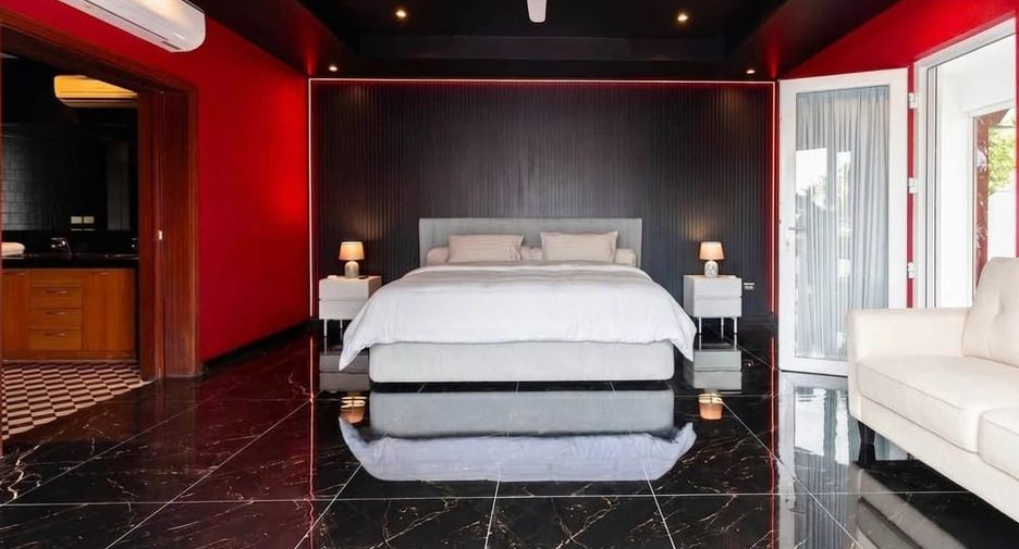 Villa en alquiler de 4 habitaciones en Bang Lamung, Chonburi