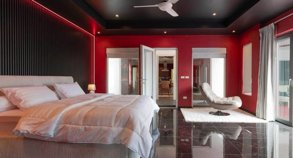 Villa en alquiler de 4 habitaciones en Bang Lamung, Chonburi
