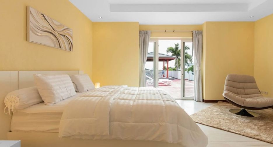 Villa en alquiler de 4 habitaciones en Bang Lamung, Chonburi
