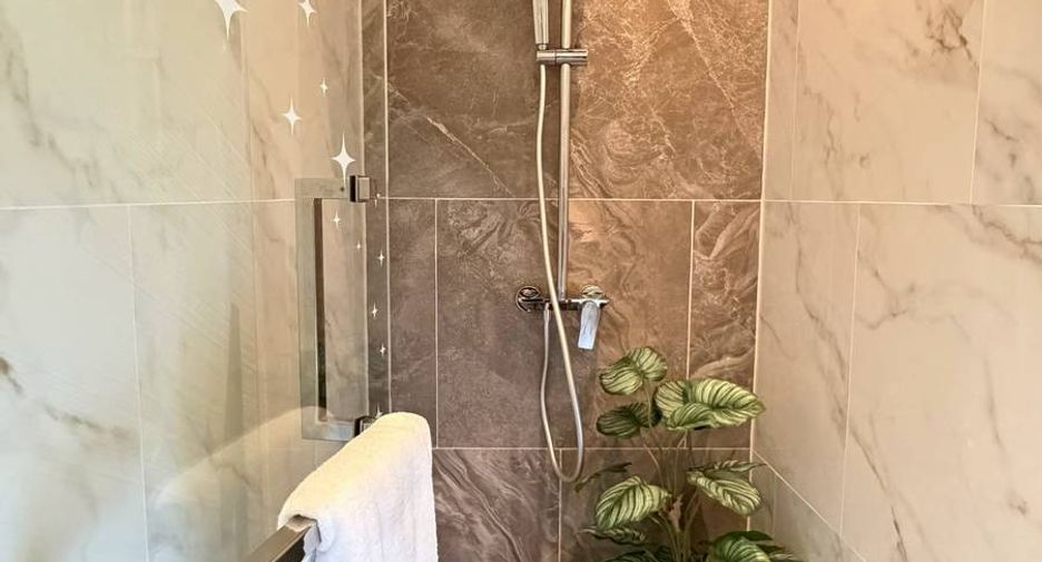 For sale 3 bedrooms condo in Jomtien, Pattaya