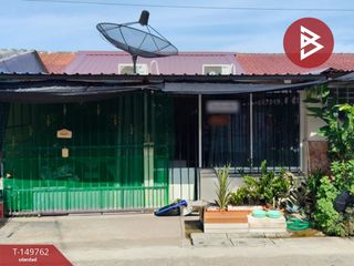 出售 2 卧室 联排别墅 在 Ban Bueng, Chon Buri