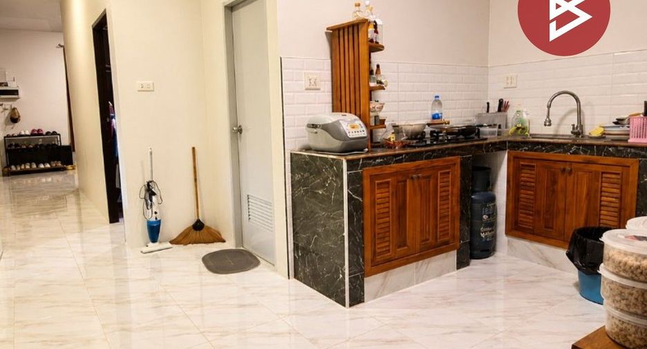 For sale 3 bedrooms house in Mueang Nakhon Si Thammarat, Nakhon Si Thammarat