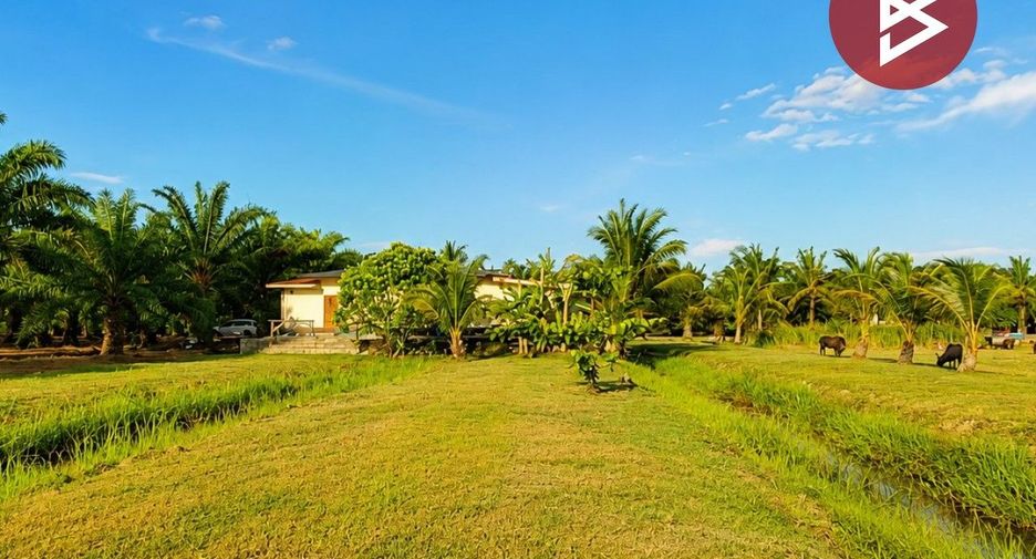 For sale 3 bedrooms house in Mueang Nakhon Si Thammarat, Nakhon Si Thammarat