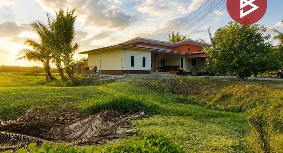 For sale 3 bedrooms house in Mueang Nakhon Si Thammarat, Nakhon Si Thammarat