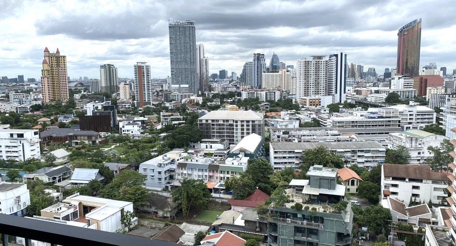 For sale 1 bed condo in Phaya Thai, Bangkok