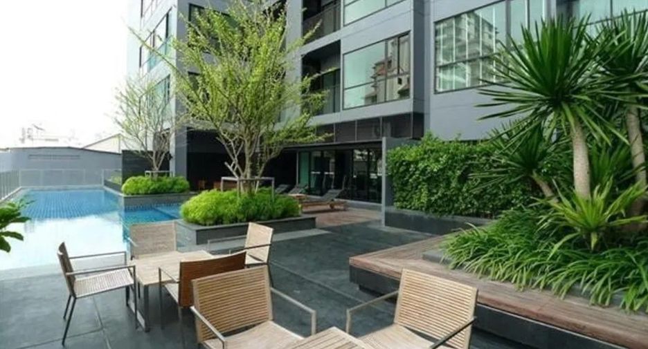 For sale 1 bed condo in Phaya Thai, Bangkok