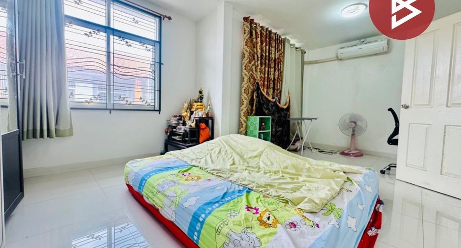 For sale 3 bedrooms townhouse in Phan Thong, Chonburi