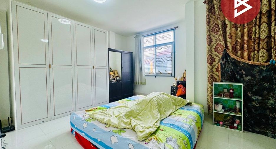 For sale 3 bedrooms townhouse in Phan Thong, Chonburi
