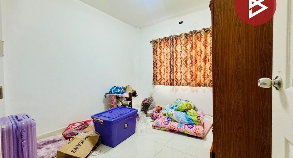 For sale 3 bedrooms townhouse in Phan Thong, Chonburi