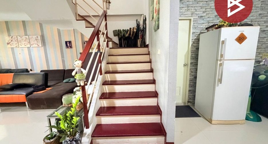 À vendre 2 chambres maison de ville à Phra Pradaeng, Samut Prakan
