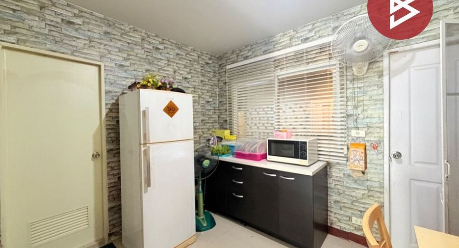 À vendre 2 chambres maison de ville à Phra Pradaeng, Samut Prakan