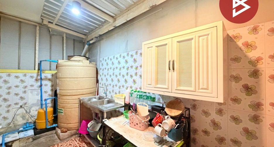 À vendre 2 chambres maison de ville à Phra Pradaeng, Samut Prakan