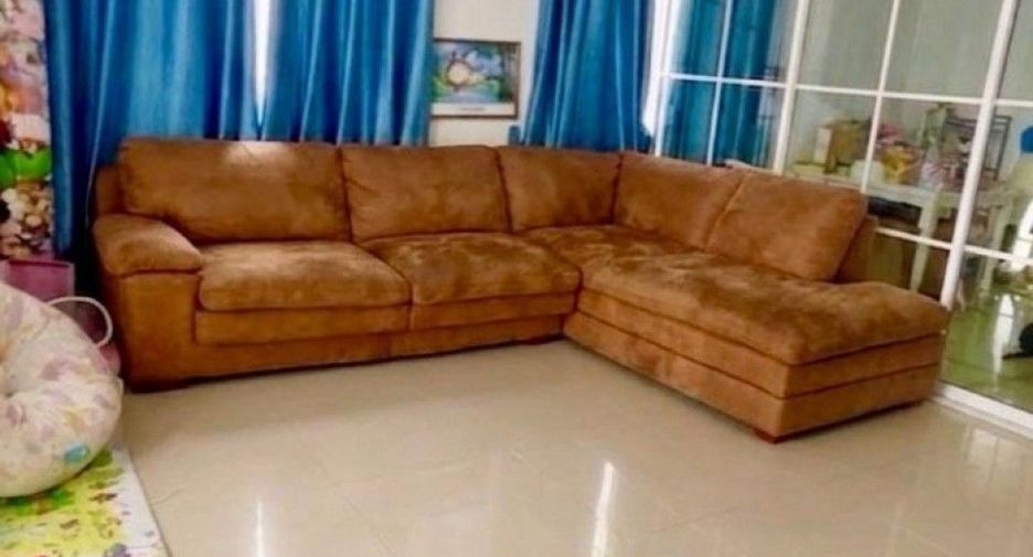 For sale 3 bedrooms townhouse in Phan Thong, Chonburi