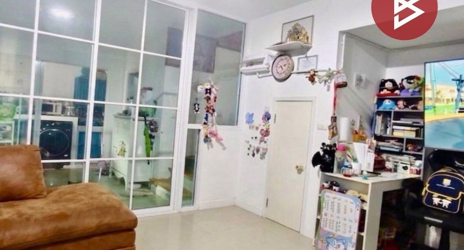 For sale 3 bedrooms townhouse in Phan Thong, Chonburi