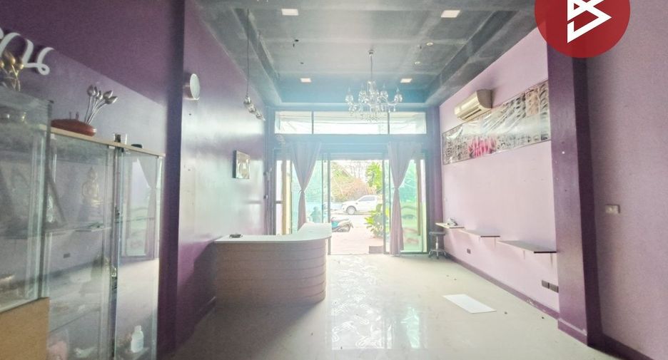 For sale 4 bedrooms retail Space in Si Racha, Chonburi