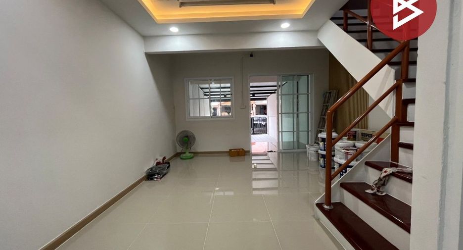 For sale 2 ベッドルーム townhouse in Ban Pho, Chachoengsao