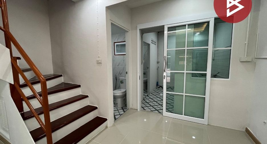 For sale 2 ベッドルーム townhouse in Ban Pho, Chachoengsao