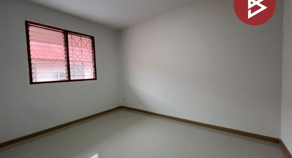 For sale 2 ベッドルーム townhouse in Ban Pho, Chachoengsao