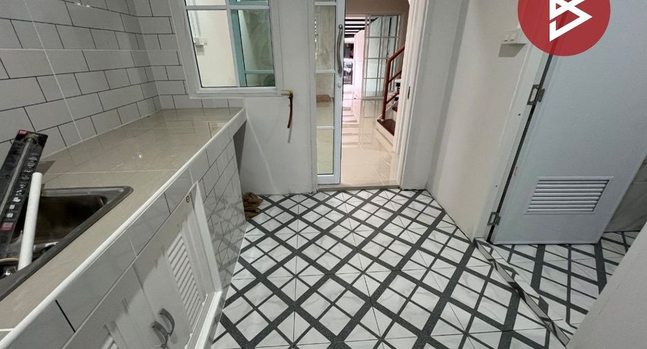 For sale 2 ベッドルーム townhouse in Ban Pho, Chachoengsao