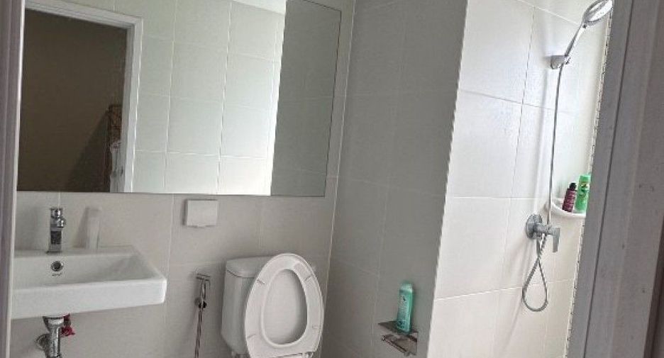 For sale 3 ベッドルーム townhouse in Bang Pakong, Chachoengsao