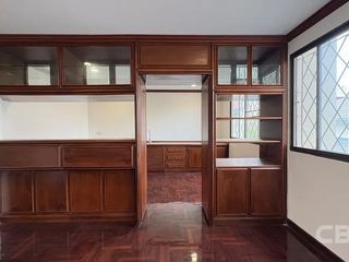 Casa adosada en alquiler y en venta de 4 habitaciones en Bang Phlat, Bangkok
