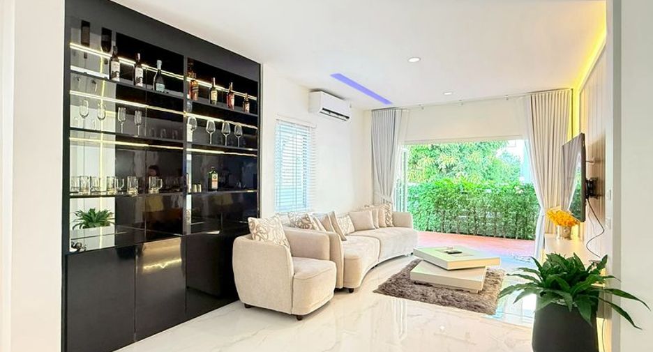 À louer et à vendre 3 chambres maison à Bang Lamung, Chonburi