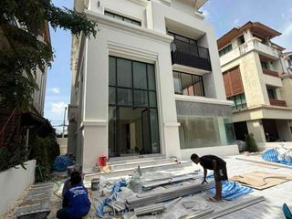 For sale and for rent 10 bedrooms office in Wang Thonglang, Bangkok