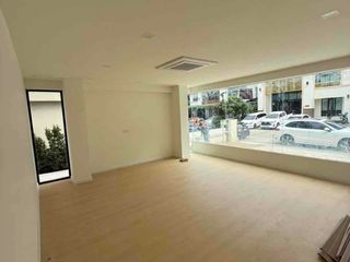 For sale and for rent 10 bedrooms office in Wang Thonglang, Bangkok
