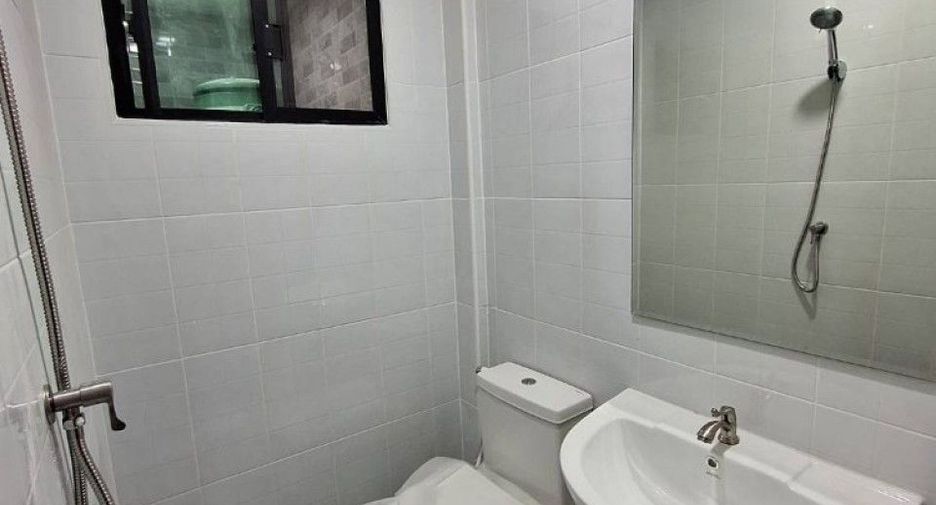 For sale 2 bedrooms townhouse in Lam Luk Ka, Pathum Thani