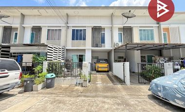 À vendre 3 chambres maison de ville à Krathum Baen, Samut Sakhon