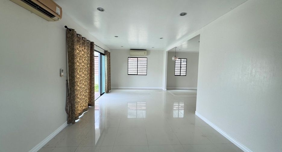 出售 3 卧室 独立屋 在 Mueang Pathum Thani, Pathum Thani