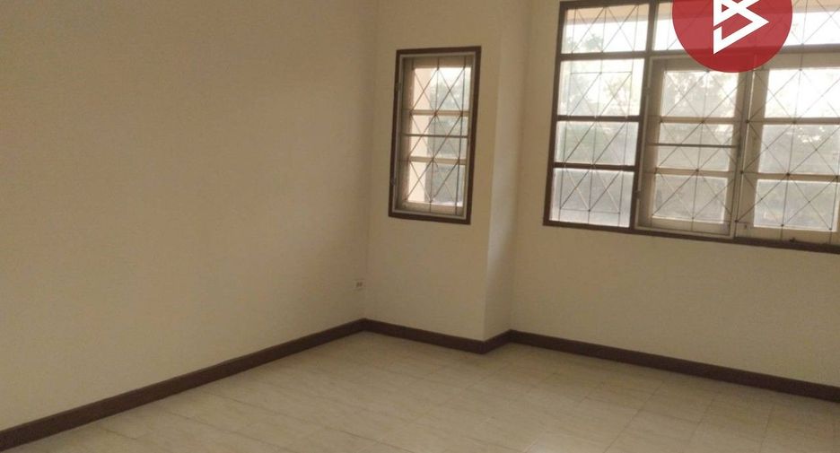 Casa adosada en venta de 3 habitaciones en Mueang Nakhon Pathom, Nakhon Pathom