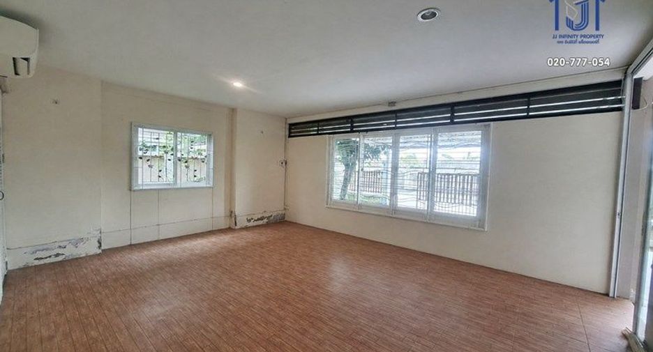 Haus zum Kauf mit 4 Zimmer in Bang Bua Thong, Nonthaburi