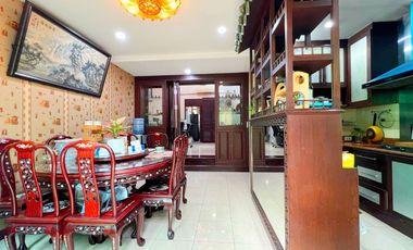 For sale 5 bedrooms townhouse in Yan Nawa, Bangkok