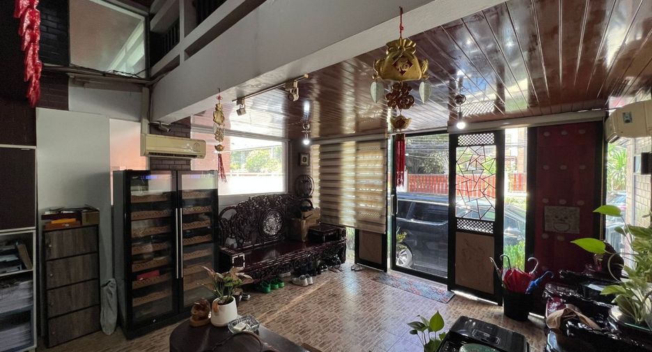 Casa adosada en venta de 5 habitaciones en Yan Nawa, Bangkok
